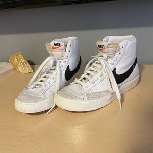 Nike Blazers Mid 77